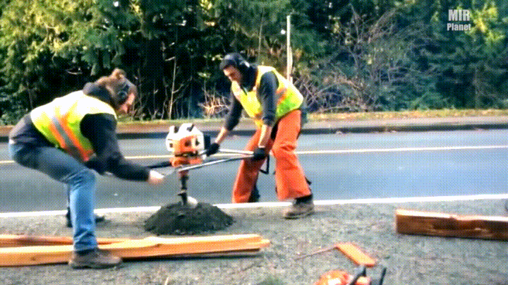 worker%20funny%20gif.gif